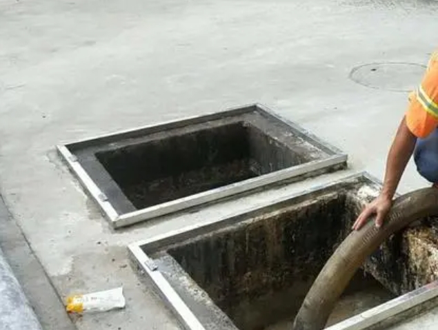 尖峰镇化粪池清理