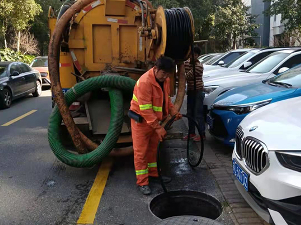 尖峰镇排污管道清淤